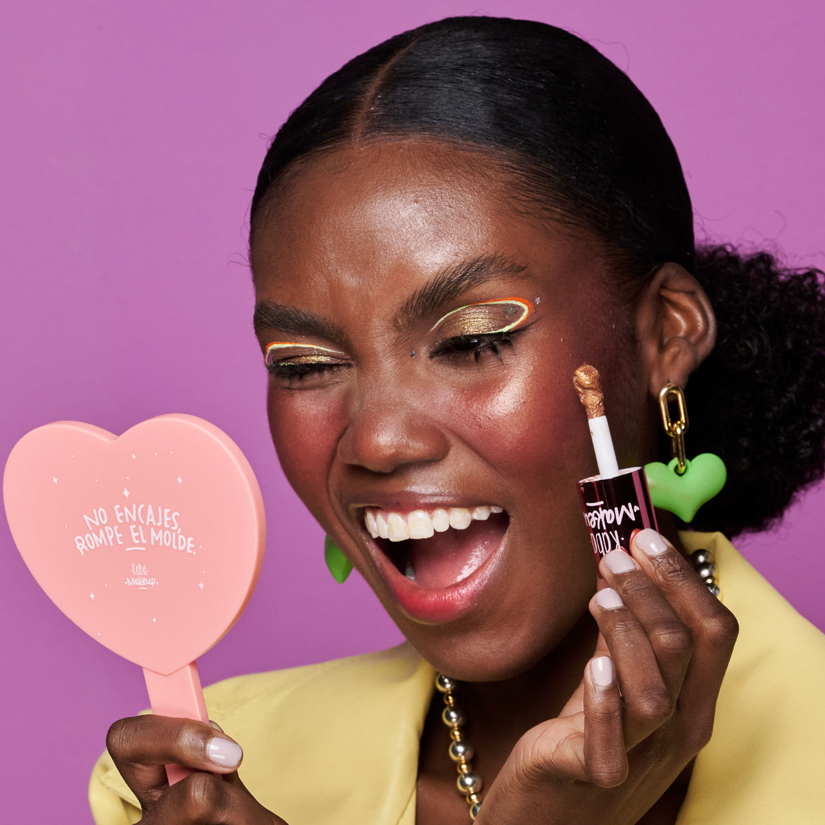 Espejo de Corazón Kaba Makeup