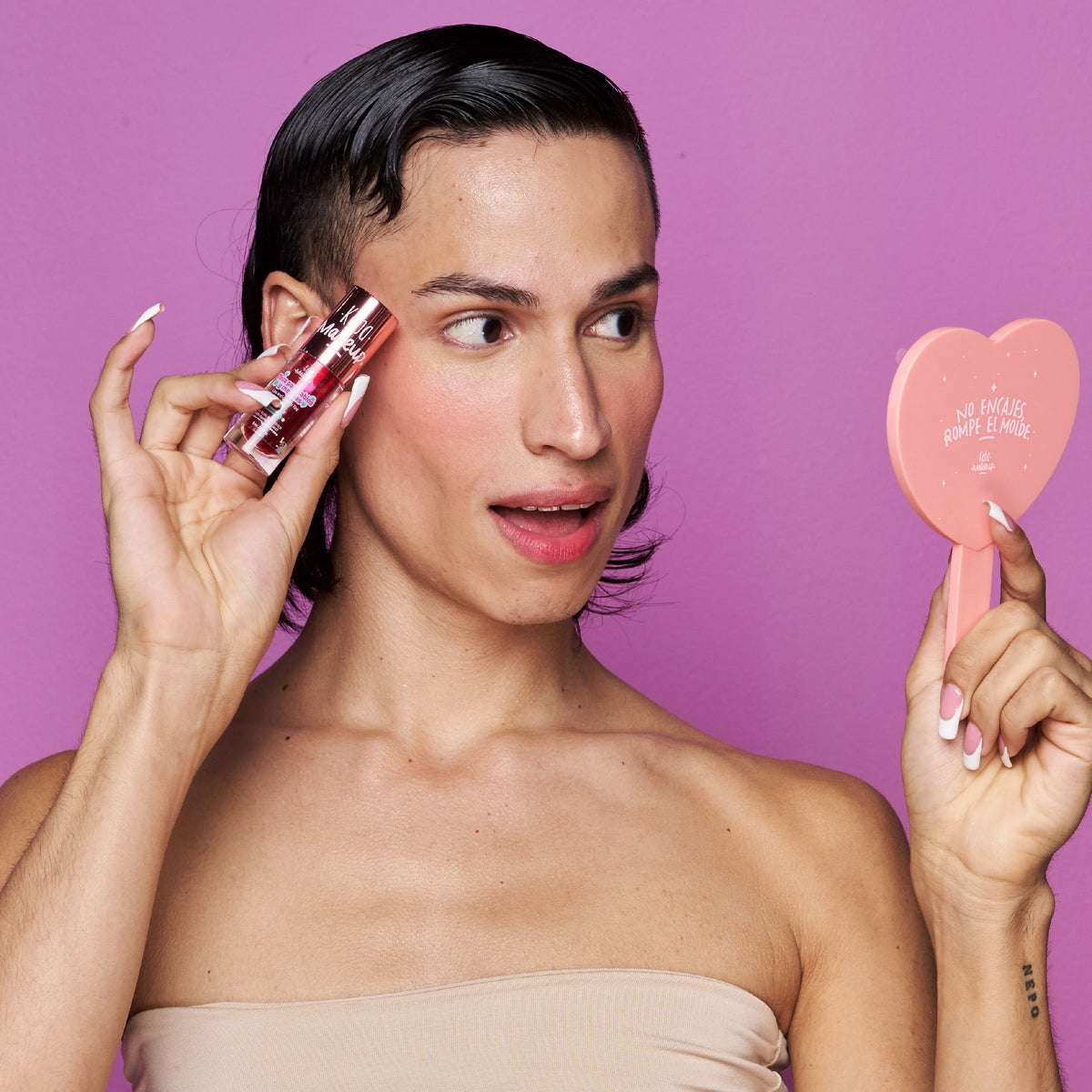 Espejo de Corazón Kaba Makeup